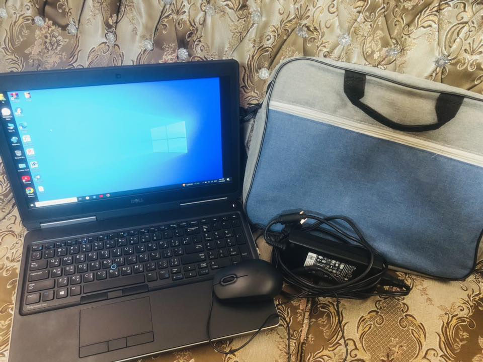 عليكم السلام .. للبيع حاسبة Dell Precision 7520 "Workstation" احترافية، الجهاز غني عن التعريف بقوته وشغله المستمر، ومثالي جداً لطلبة الهندسة والمصممين وأصحاب برامج الـ 3D والمونتاج.

المواصفات:
• المعالج: Core i7 
• الرام: 16GB DDR4
• كارت الشاشة: NVIDIA Quadro M2200 (4GB Dedicated) - مخصص للأوتوكاد، الريفيت، والماكس.
• الشاشة: 15.6 بوصة FHD 
• النظافة: الجهاز جدا نظيف استعملته للدراسة فقط و شفت انه مو مناسب لذلك اريد ابيعه
الملحقات المتوفرة:
• الشاحنة الأصلية 
• حقيبة لابتوب.
• ماوس خارجي.
السعر: 385,000دينار وقابل للتفاوض البسيط جداً للصادق).
الموقع: حي البنوك 
للتواصل و الاستفسار : تواصل خاص


**إذا كنت صاحب هذا الإعلان وتريد حذفه لأي سبب، رجاءا أرسل رسالة إلى الدعم الفني**