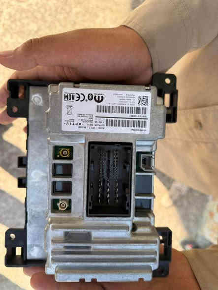 شاشه كار بلي الحجم الوسط صورته تخبل وشغاله  من كلشي شرط الفحص وبيهه مجال حك الجيه رقمي *********** الزبير
