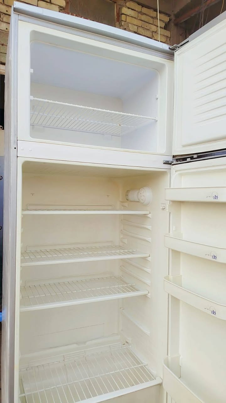 السلام عليكم 
ثلاجة بيكو حجم 20 قدم بيضه نضيفه سعره150 الف 
ثلاجة LG حجم 12 قدم بيضه نضافه ممتازة سعره 150الف
ثلاجة كونكا بيضه حجم 10 قدم فول نضافة سعره 125 الف


**إذا كنت صاحب هذا الإعلان وتريد حذفه لأي سبب، رجاءا أرسل رسالة إلى الدعم الفني**