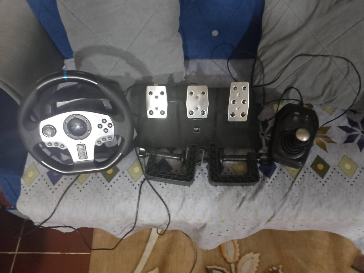 السلام عليكم دركسون للبيع نضيف جدا بسعر 125بي مجال الرقم ***********
