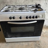 طباخ ٥ عيون • فرن • نظيف