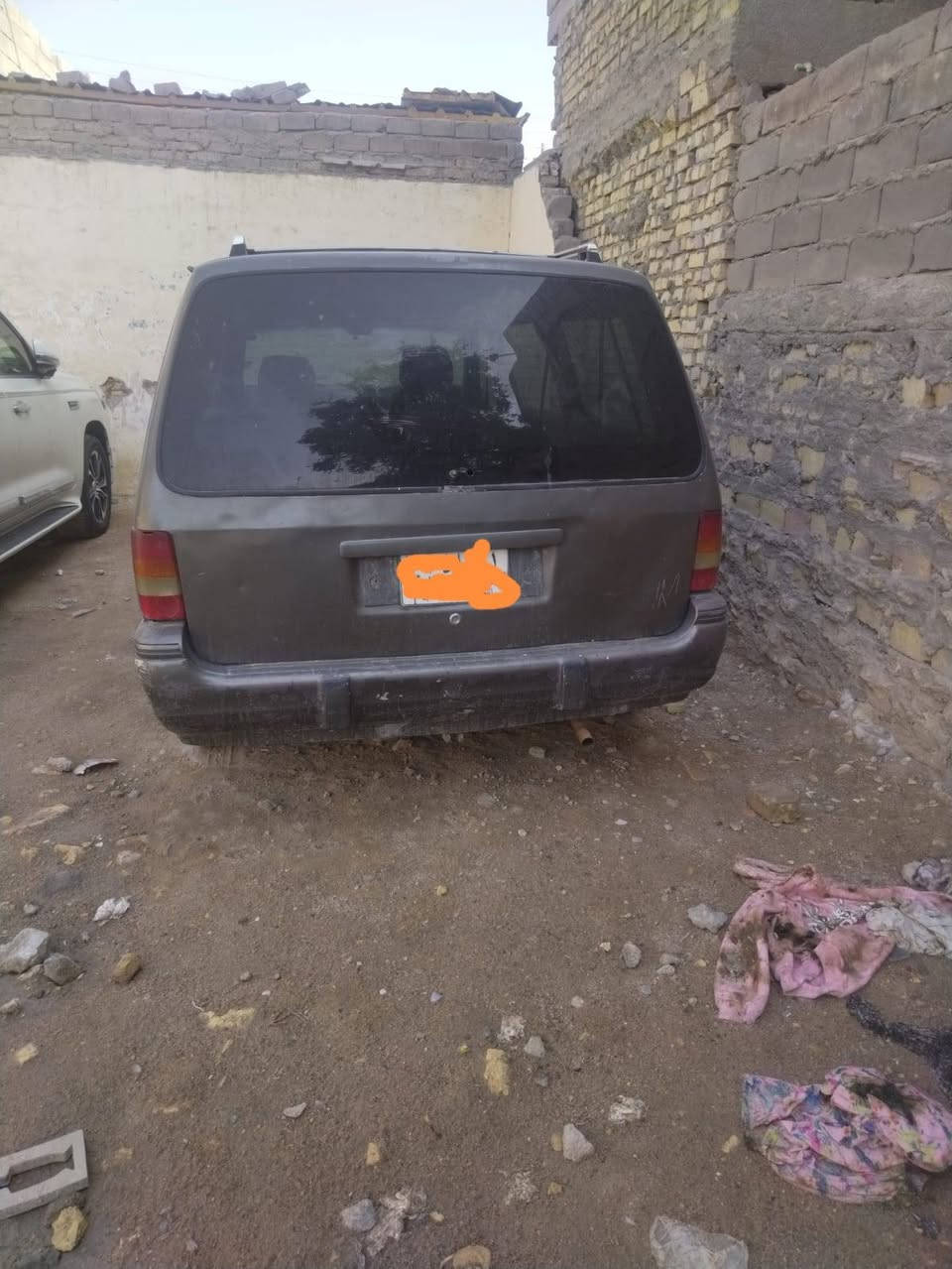 سلام عليكم سياره دوج مديل 1991سياره حلوه لاضربه لا صبغ كير محرك كفاله محرك بيها كامري 4سلنتر  السنويه 2028تنتهي رقمها نجف  مكان السياره البصره الزبير  السعر 20وبيها مجال ***********
