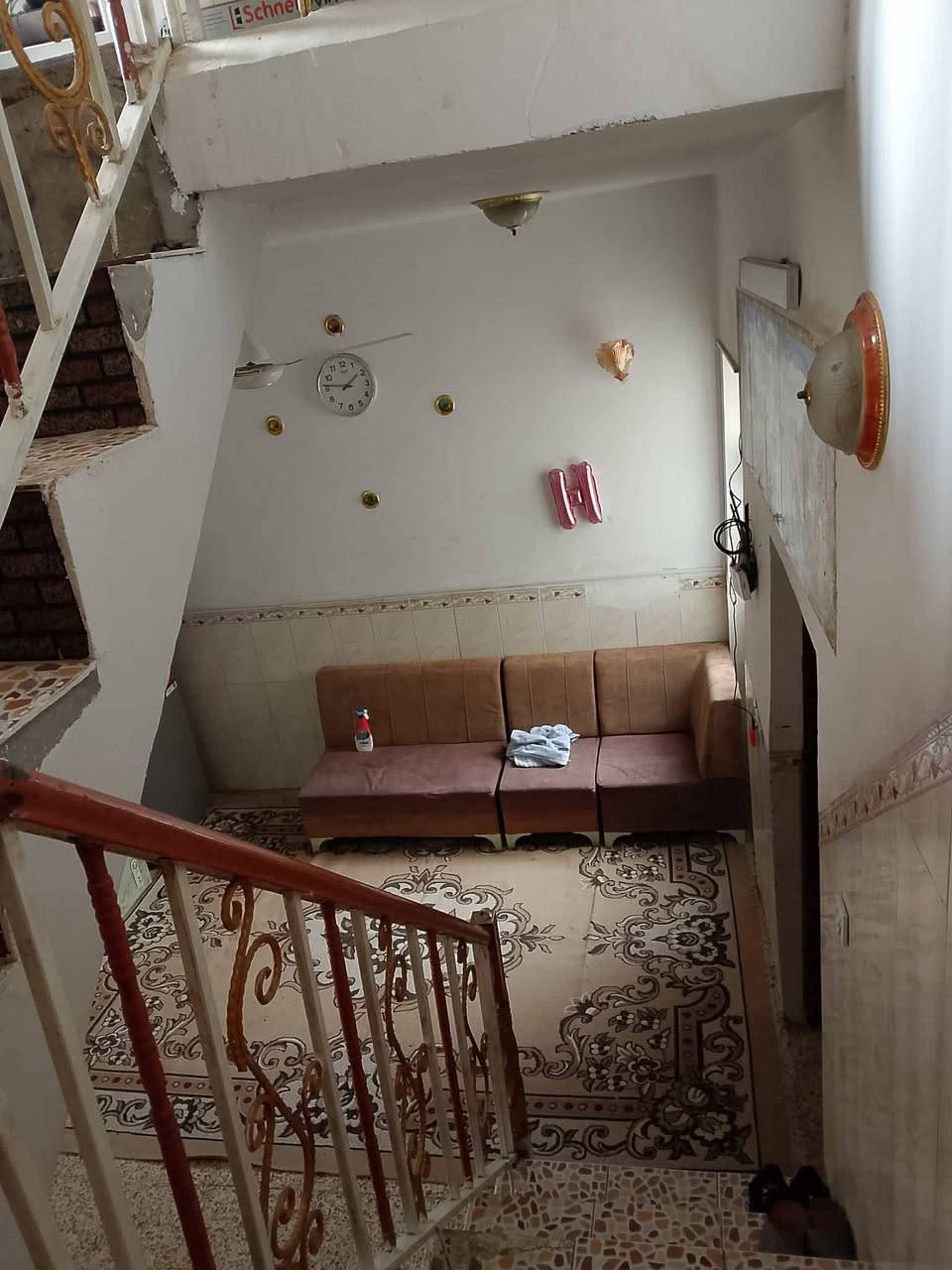 يالله السلام عليكم   
دار للبيع

 واسط – النعمانية – حي الشهداء
الفرع الرابع – فرع سيد بشير

📐 المساحة الكلية: 125 م²
▪️ الواجهة: 6.25 م
▪️ النزال: 20 م

🏠 تفاصيل الدار:

🔹 الطابق الأول:
 • استقبال
 • مطبخ
 • صالة
 • غرفة نوم
 • مجمع صحيات (داخلية وخارجية)

 الطابق الثاني:
  صالة
 • غرفة نوم
 • مجمع صحيات

الرقم ‏‪0776 610 2550‬‏
