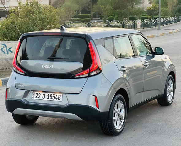 السلام عليكم ( بيع فقط بدون مراوس )كيا صول وارد امريكي 2023 محرك 2000 دوش
دخول جديد مرقمة اربيل هزة وفحص وترقيم كلة جديد 
ضرر السيارة : بابين وجاملغ . راسلني واتساب ادزلك صور الحادث
مواصفات :
 بصمه تشغيل . بصمة ابواب  
كرسي السائق كهرباء
تشغيل عن بعد
تبريد لمس شاشة منفصل حار بارد
شاشه كبيره دعم كار بلي 
رادارات امامي خلفي جانبي ونقطة عمياء
توقف ذاتي أمامي خلفي
قياده ذاتيه/تحديد مسار السياره
مثبت سرعه كروز 
محرك 2000/دوش
شحن واير لس مخرج USB + تايب سي 
انضمه قيادة عادي+سبورت
شاشة دجيتل وباقي المواصفات المعروفة 
العنوان : بغداد / الكرخ
للاستفسار *********** ومتوفر بي واتساب
