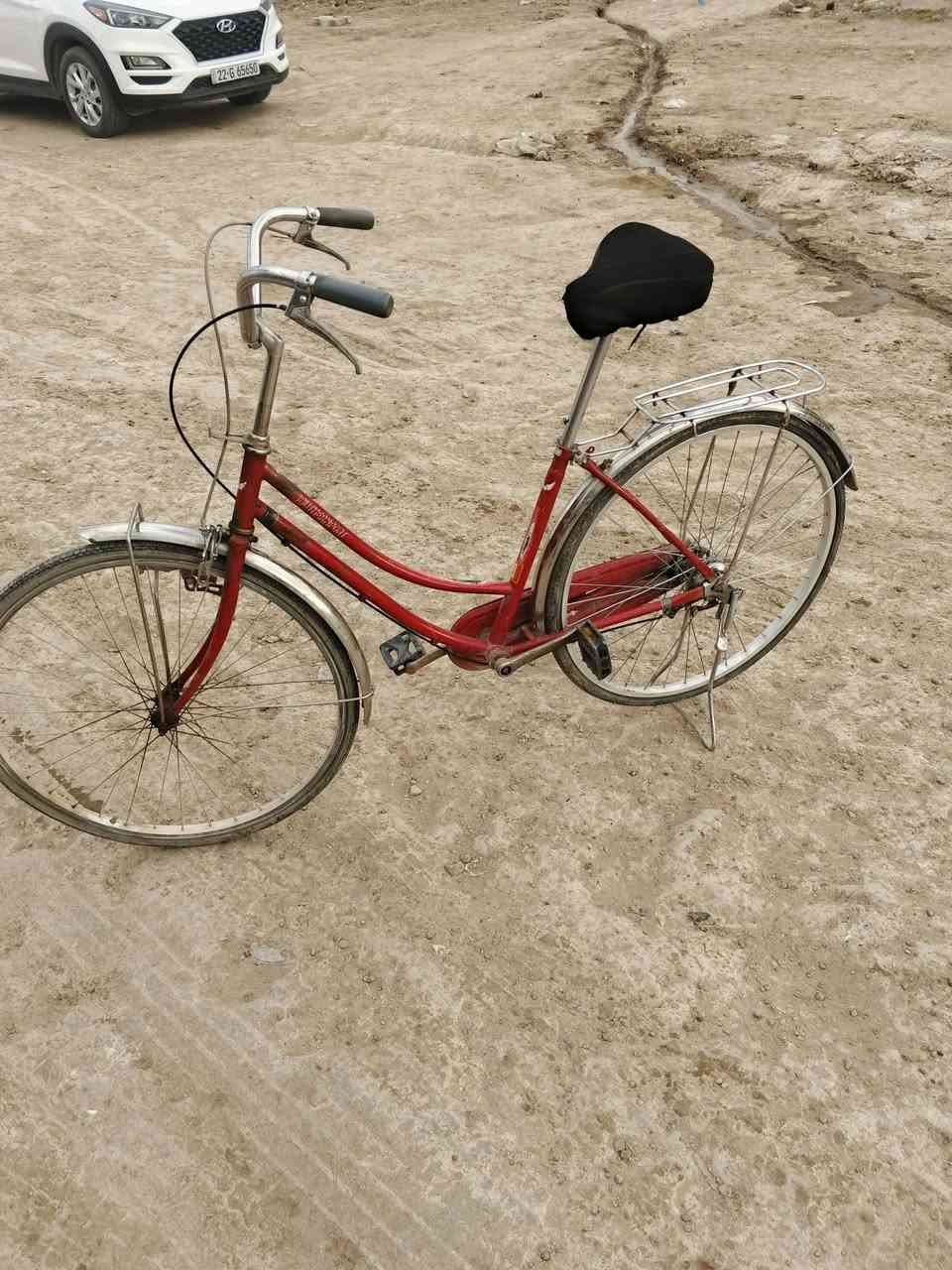 السلام عليكم بايسكل للبيع حجم 27 مكان التدبير قرب قاعة عشتار السعر 65 الف ***********
