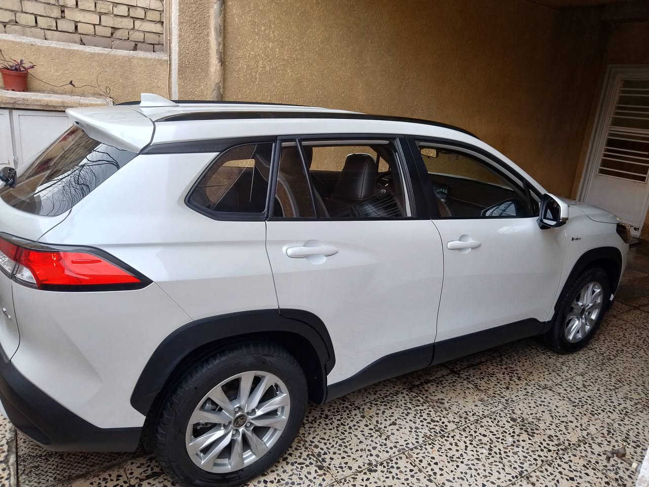 كورلا كروس 2024
سيارة جديدة زيروو

ماشية / 1750 كيلو 

مواصفات / رادار امامي ، فتحة سلايد ، رادار تحديد مسار ، اشاير بالمري ، دخول ذكي ، حمالات ، جام auto ، داخل جلد ، كشن كهرباء ، أنظمة قيادة sport / eco / normal ، اوتو هولد ، قطعتين تبريد ، عداد ديجيتال ، و باقي المواصفات المعروفة . 

مكان السيارة بغداد 
للاستفسار *********** واتساب
