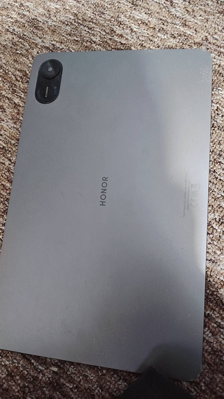 اسلام عليكم ايباد للبيع هونر الجديد نزل ب ٢٠٢٥ الذاكر ١٢٨ ٤٠ افريم للجماعة البوبجي السعر ٣٠٠ بي مجال*********** الناصريه مركز شخط مابي
