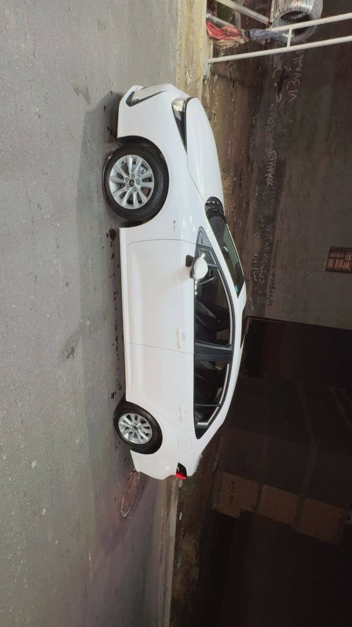 كورلا ٢٠٢٥ هايبرد شكل خليجي سيارة فول مواصفات على وضع الشركة بسمي تحويل مباشر  مكفول من الضربة والبارد والصبغ كفالة عامة السعر ١٦٣ وبيها مجال *********** عنوانها بغداد
