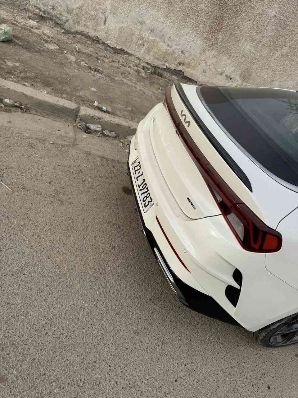 السلام عليكم كي 5 موديل 2023 فول موصفات موصفات خاصه راادر امامي 5 كامرات  مريا شفط 5 نضام قياده كشنات. تدقه تبريد.  بنيد مبدل وسونار موجود ماشيه 52 الف السعر 190$ الموقع بغداد ***********
