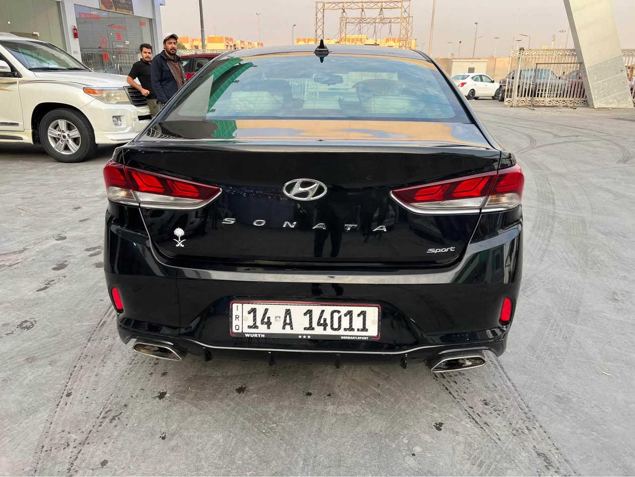 هيونداي . سوناتا . 2018
---
سوناتا 2018 للبيع
مواصفات سبورت رياضي
وارد امريكي
حادثها جاملغ أيمن وبنيد بدون لحد او شواصي
والجاملغ الايسـر شوي بي بارد راجع
ماشية 100 الف ميل

⚡️فتحة

⚡️بصمة + بصمات ابواب

⚡️دواخل كاربون فايبر

⚡️تحكم ستيرن

⚡️بصمة صندوق

⚡️ستيرن حرف D + شفتات ستيرن

⚡️بجم منظومة زنون

⚡️بلوجكتر لد اصلي

⚡️كامرا خلفية

⚡️شاشة كار بلي كبيرة

⚡️3 انظمة قيادة

⚡️كشـنات تدفئة

⚡️كشنات جلد كريمي اللون

⚡️كشن كهربائي

⚡️رادار جانبي

⚡️دبل صالنصة

⚡️شاشة اعطال

⚡️محركها 2400 GDi
---
ملاحظات إضافية:

كلة تبديلة دهن الاصلي مالها وبانزين محسن

تخم تايرات جدد 
منظومه تبريد جديد كوري 

ربع دينار ما تصرف عليها

وعلى الخير عل ياخذها

السيارة رقم بصرة الجديد ومميز  تحويل مباشر ثاني يوم

السعر :   130

للاستفسار: *********** Singapore
