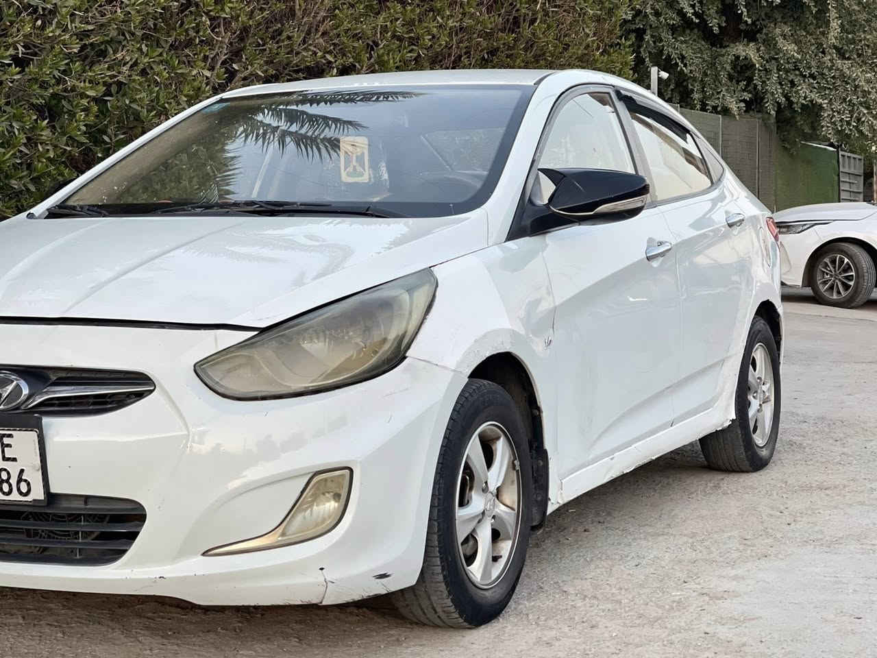 : هيونداي اكسنت خليجي 2013 - 🔥  
📍 الموقع: بغداد - الغزاليه 
📞 للتواصل

0787 495 0258
واتساب ***********
🚗 الموديل والمواصفات الأساسية:  
- النوع: هيونداي اكسنت (Hyundai Accent)  
- الموديل: 2013
- المنشأ: خليجي  
- المحرك: 1600
- الكير: أوتوماتيك  
 بيها فقط 3قطع  صبغ  ابيع حزام
✨ المواصفات المميزة:  
- السيارة جاهزة من كلشي: كير، مكينة، 
_صدر تعبان بس ينزل من سعر 
- تبريد ثلج  
- رقم بغداد  باسمي تحويل ثاني يوم
_كامره اماميه وخلفية
_شاشه
💰 السعر والمراسلة:  
- السعر: 85$
-  بيها مجال بسيط للمشتري
