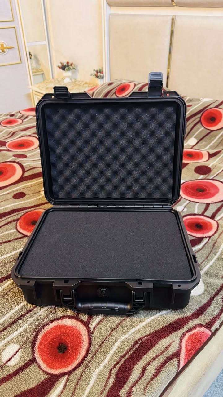 السلام عليكم عندي هاي جنطة كبيرة الحجم ترهم جميع الدرونات بعدهي ما مستخدمة ابد انتة تقصهة على يدك قيم بيش تفيدك وبل عافية عل ياخذهة 
عنواني بغداد مدينة الصدر كيارة 
الاتصال *********** شراي يتصل يوجد واتساب
