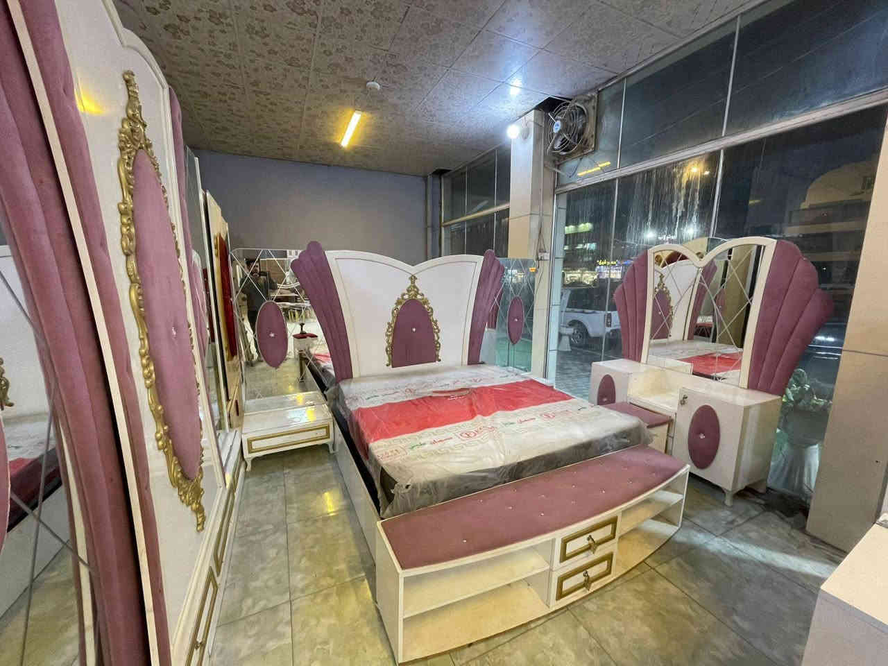 ٥٢٥ الف مع النقل والشد الطابق الأرضي داخل محافظة النجف الاشرف ***********
