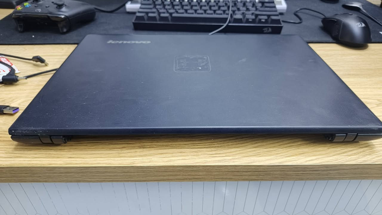 السلام عليكم لابتوب لينوفو مستعمل للبيع بسعر مناسب جدا
السلام عليكم
لابتوب لينوفو للبيع للتصفح او الدراسة او العمل المكتبي المواصفات:
معالج i3 جيل السادس
رام 4 كيكا
هارد 500 كيكا
كارت شاشة 2كيكا
 الابتوب بدون بطارية و يجي وياه شاحن اكو 4 ازرار على الكيبورد ملزوكات و يشتغلن و بيه وايفاي و بلوتوث و شاشة كبيرة و وزنه مناسب 
السعر: 100 الف 
مكاني بغداد الاعلام
للتواصل على الواتس او الماسنجر ***********
