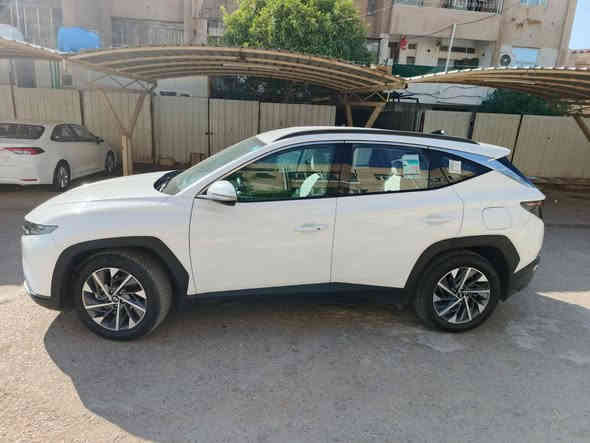 السلام عليكم اخوان توسان موديل ٢٤ خليجية فول قمارة حديد  كراسي كهرباء ومعروفة مواصفات التوسان الباقية مايحتاج اسولفهن ماشية ١٥ الف قابلة للزيادة مدوشمة ارضية وكشنات جلد... بأسم بنية السيارة كفالة عامة عدا صبغ بسيط بالدعامية الخلفية مكان السيارة الرصافة سبع ابكار مجمع الأوقاف قرب معارض الكريعات ..السعر ٣٣ مليون عراقي بيها مجال بسيط للشراي للأستفسار *********** اخواني ملاحظة اني مكلف بالنشر
