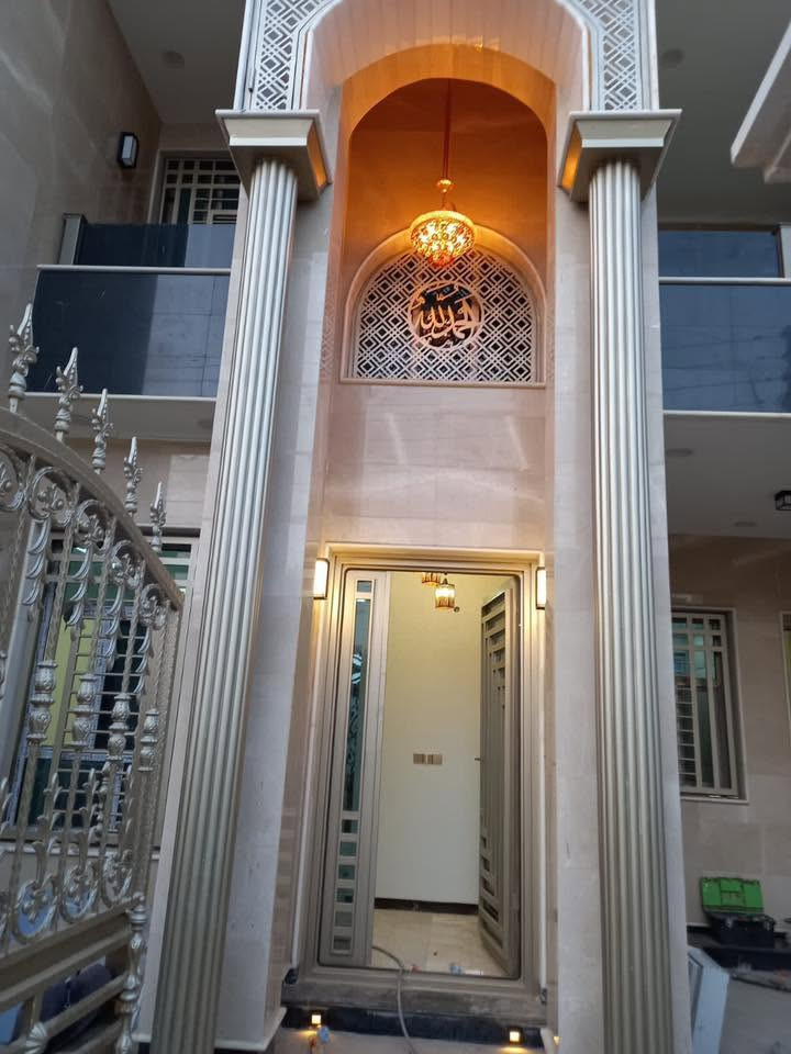 🏡 للبيـــــــع بيت ديلوكس 204م بالشالچية 🏡

الموقع: بغداد - الشالچية  
على شارع عريض 15 متر

التفاصيل:
 •  المساحة: 204 متر مربع
 •  الواجهة: 9.5 متر - مرمر فخم
 •  الشارع: 15 متر - عريض ومبلط
 •  الغرف: 4 غرف نوم واسعة
 •  المواصفات: بناء ديلوكس - تشطيب سوبر
 •  الحالة: البيت فارغ وجاهز للسكن
 •  الاضاءة: واجهة مزخرفة بانارة حديثة
 •  الحديقة: تشجير ومساحات خضراء

للاستفسار: ***********  
السامر للعقار 📞
