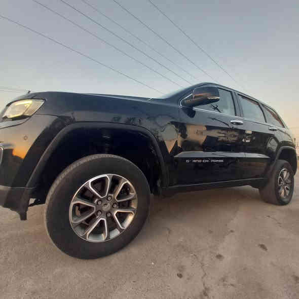 السلام وعليكم للبيع فقط بدون مراوس 
جيب لمتد خليجي 2014 رقم بغداد انگليزي مشروع وطني هزه جديده بسمي 

مواصفات السياره
المسافه المقطوعه 100mi
محرك 6 سلندر 3600 
بصمة تشغيل + بصمة أبواب
كشنات الاماميه كهرباء 
شاشه لمس
بلوتوث
مداخل أواكس ويو إس بي
حساس خلفي
تحكم ستيرن كل الجهات
مثبت سرعه
نظام ايكو تقليل صرف البنزين
گير طياره 8 نمر
نظام سبورت S
فور ويل 4*4
مهبط هؤاي نضام جكات 
فتحة سقف بنراما
داخل بيجي
يدات نيكل بلادي 
ويل 18 بلادي
لايت زنون عدسه LED + كشاف
بگ لايت LED
لايت عدسه زنون يصعد وينزل وي حركة الستيرن
گاعيات شركة Jeep
دخول ذكي
تشغيل عن بعد
أشاره بالمرايه
مري الداخليه معتمه ومري الجانبيه حساسه للضباب تعمل تلقائياً
شفتات بالستيرن
تبريد قطعتين ثلج مركزي
إشارة ترحيب
زراگ لايت
أناره داخليه LED
دبل هوك سحب إمامي وهوك خلفي

فتح وغلق الصندوق عن بعد
5 وضعيات قياده ماوس تحكم وضعيات
السياره ع إيدي عليها ادامه كامله وجاهزه گير ومحرك وحداديه جديده جاهزه من كلشي السعر [215]

ملاحضه/السياره بيهه فقط باب سايق تبديل بلادي بدون صبغ بدون معجون ودوسه تعمير شويه سونار موجود  ✨️
اي ستفسار *********** ☎️واتساب تصال
