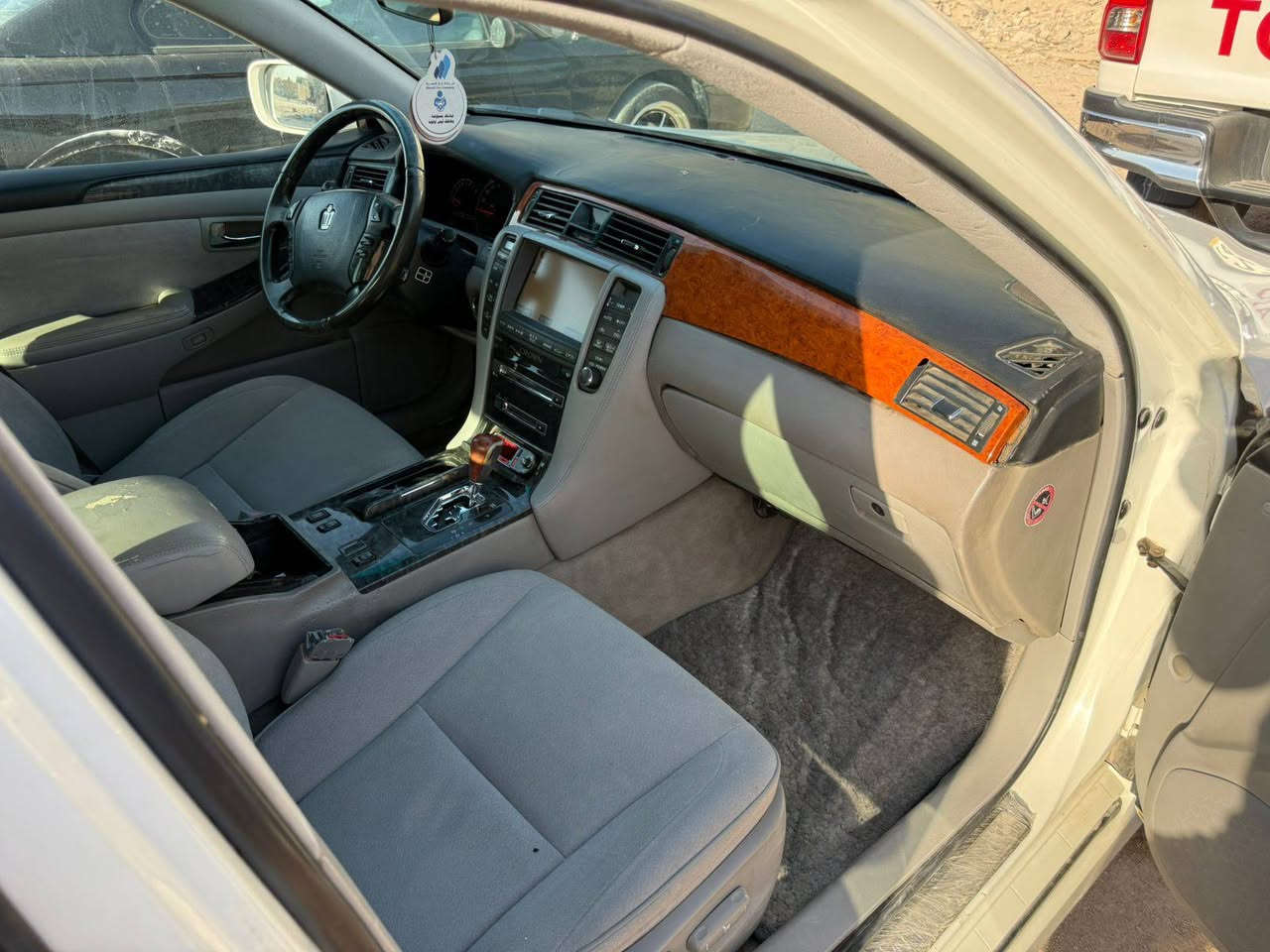 كراون رويال مديل 2005 مكفول تحويل ثاني يوم رقم دولي جديد  السعر 150$ امريكي للاستفسار ***********
