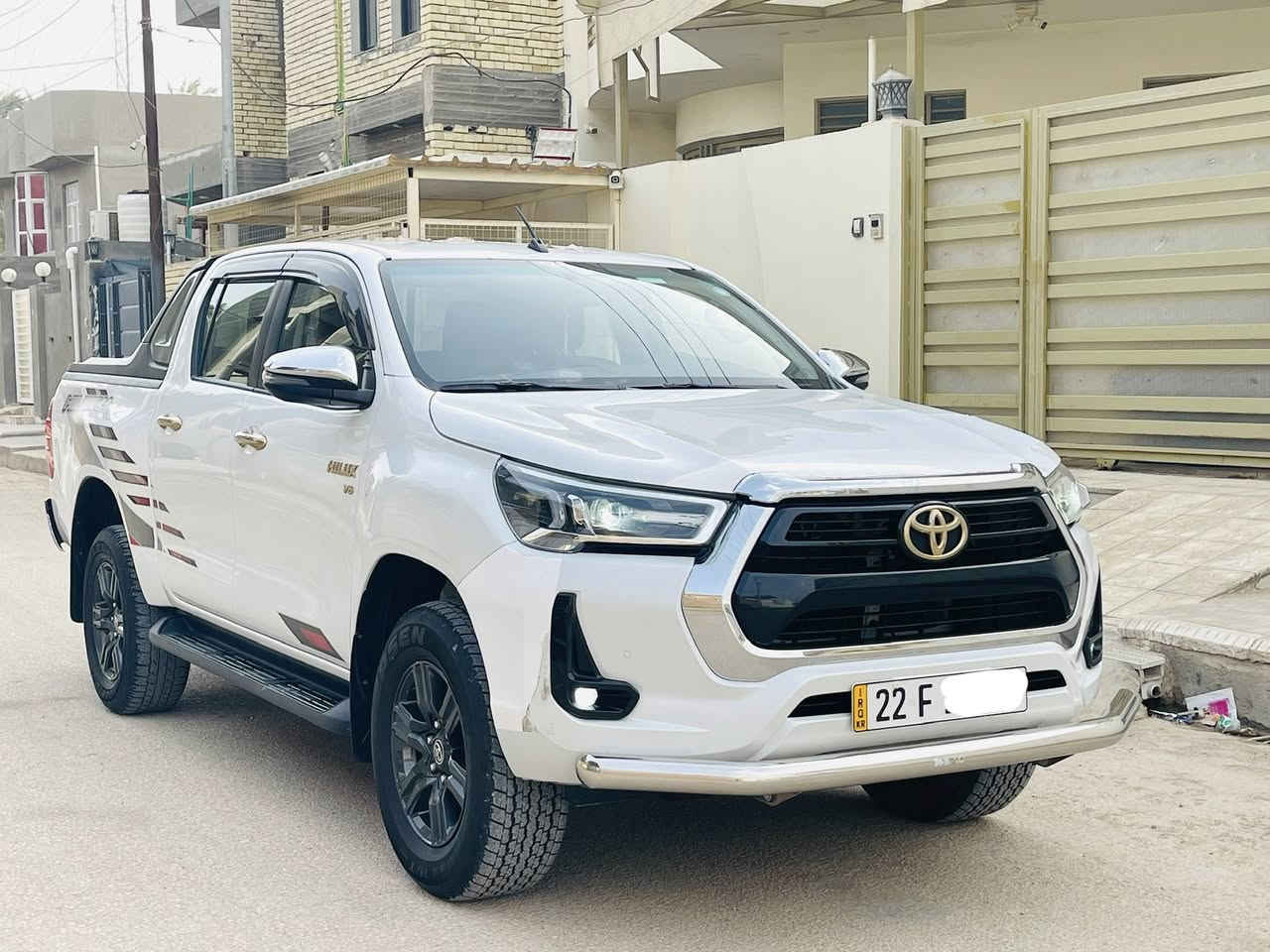 السلام عليكم تيوتا هايلوكس 2023 ساز علامات ذهبيه فور ويل عاليه رقم اربيل شرط التحويل مكفوله كفاله عامه عدا بارد اقل الشبر بقبق الصندوق بدون قطرة صبغ  محرك 6 سلندر مكفول ماشيه 80 أوتوماتيك مواصفات حساسات امامي خلفي شاشه كبيره تحكم ستيرن داخل احمر الكشنات اصل احمر ومغلفهن شامو احمر السياره جديده جدا بمعنى الكلمه على وضع الشركه
السعر 340 وماكو هيج اسعار للاستفسار *********** ومن الله التوفيق
