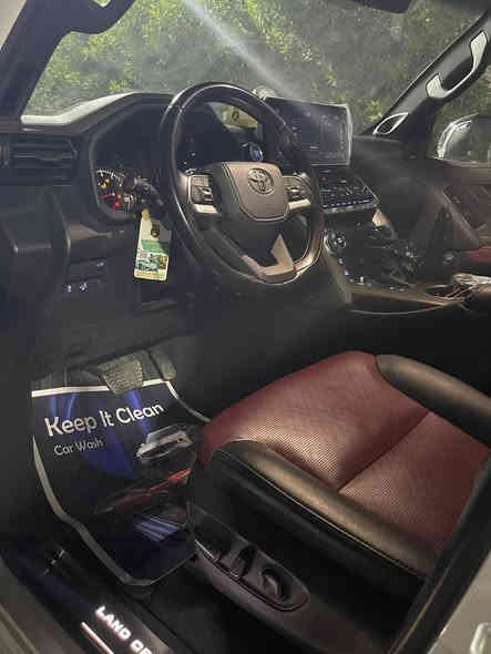 لانكروز 2022 VXR داخل احمر
ماشيه 47 رقم شمالي
بيها بارد جدا بسيط والباقه كفاله
مكان السياره بغداد
***********
***********
