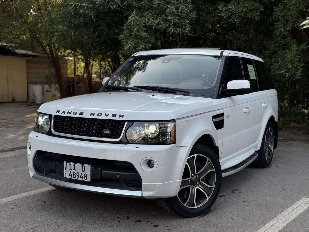 السلام عليكم رانج روفر
٢٠١١ 

خليجي 

فئة اوتوبايغراف فول مواصفات

فتحة

بصمة 

جلد لونين

كشنات كهرباء

ستيرن كهرباء

كامرة خلفية

بجم زنون

لايت لد

مري شفط

شاشة جبيرة

بصمة ابواب

كشنات خزن

شاشات خلفية

جكات تصعد تنزل

قمارة كنتارة 

رقم بغداد الجديد بسمي

السعر ١٢٨ ورقة

العنوان حي العدل

الرقم ***********
