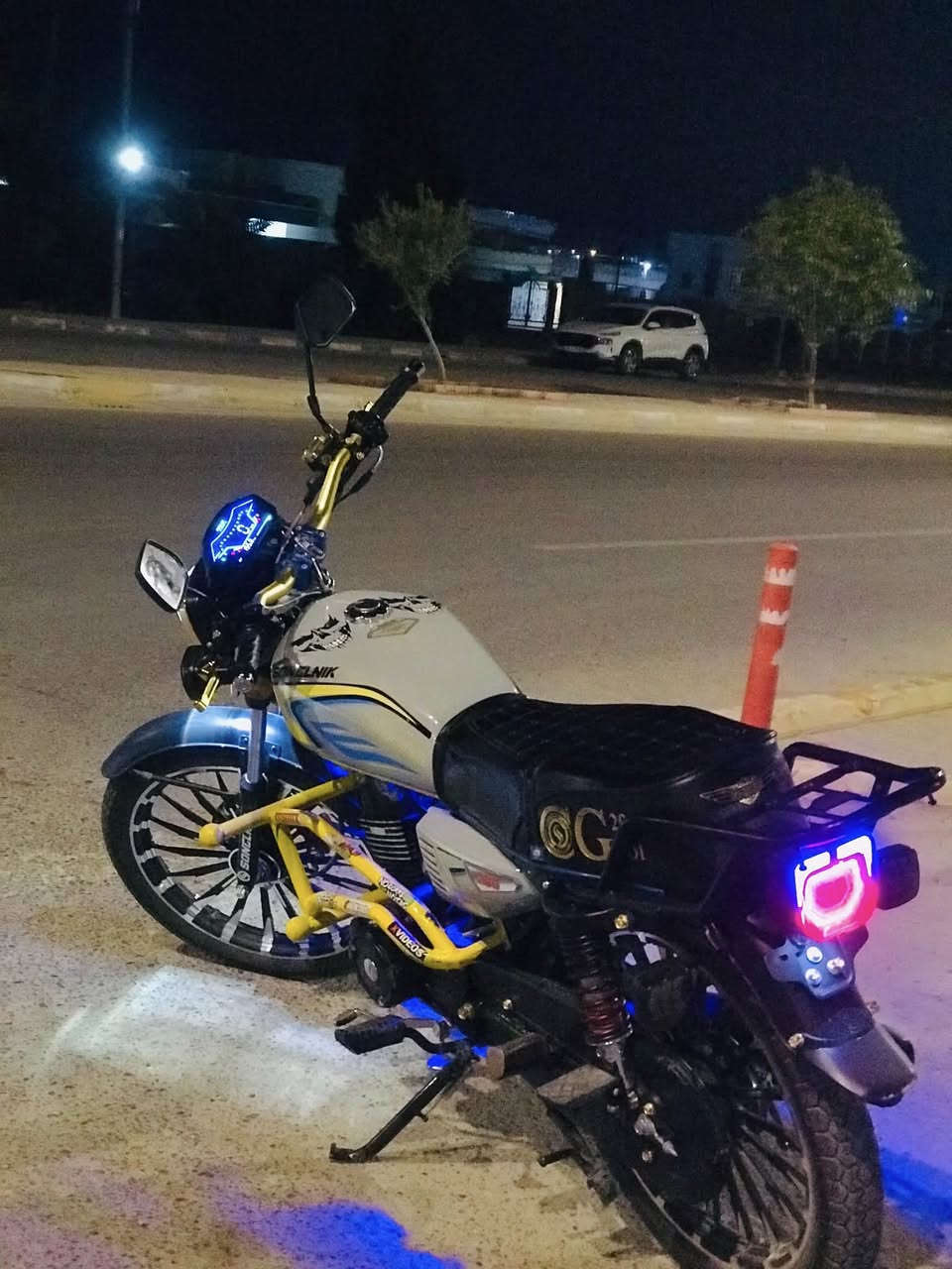للبيع 
موديل 26 
محرك 200 
مكفول كفاله عامه ضاغطه وزنجيل 
سعر مليون و150 
***********
مكان خالديه
