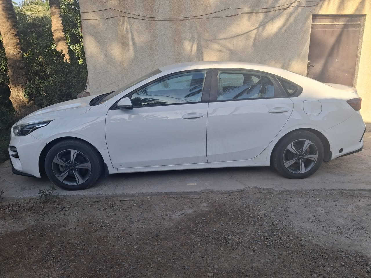 للبيع موديل ٢٠٢١ ماشيه ٢٠٠ الف لبوند مبدل وبيهة رصعات بصيطه لسياره حرفيا خير من الله تبريد ثلاجه وبيهة منضومه غاز لسنويه جديده تنتهي ب٢٠٣١ لسعر ١٣٥ ***********
