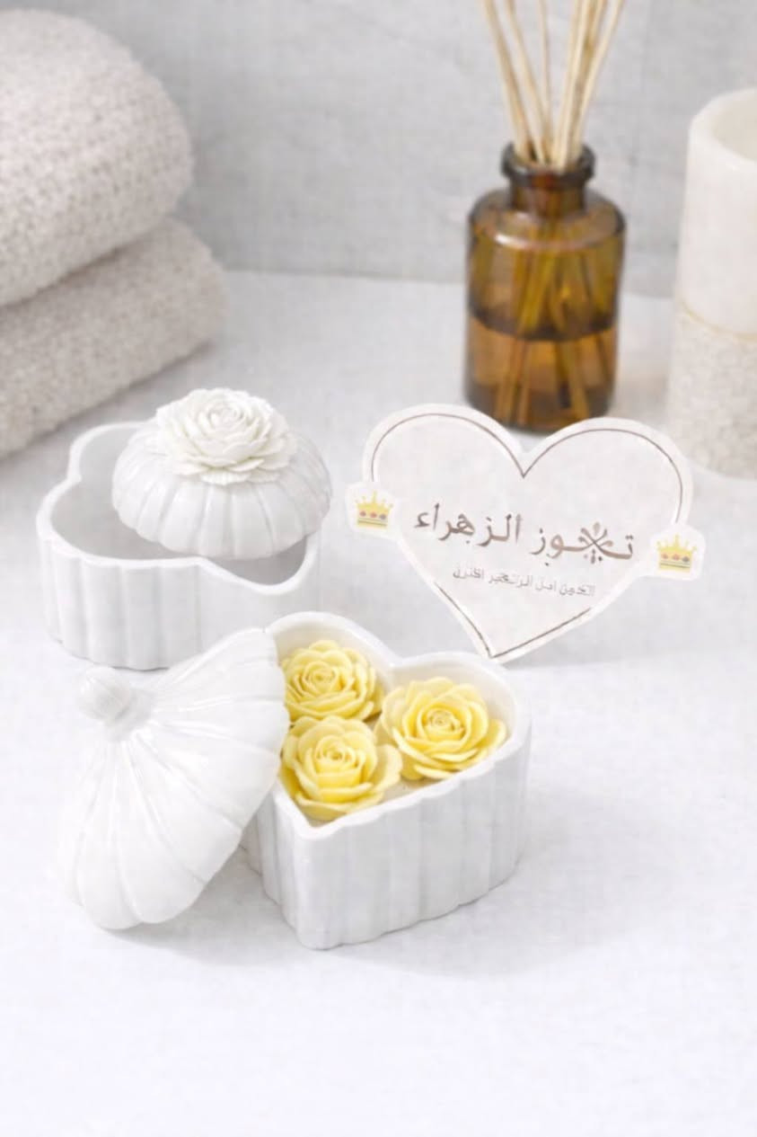 👑 𓆩نـ❀ـور الـزهراء𓆪 👑
🌿 أهلاً وسهلاً بكم في عالم الذوق والرقي 🌿
يسعدنا انضمامكم إلى مجموعتنا المتخصصة في صناعة القطع الفنية اليدوية المميزة 🤍
نقدم لكم:
🕯️ شموع عطرية بروائح فاخرة تدفئ المكان وتنعشه
🪨 أشكال حجرية مصنوعة بالقوالب بتصاميم عصرية راقية
💎 أعمال ريزن بتفاصيل دقيقة ولمسات ذهبية أنيقة
🎁 هدايا مميزة تناسب جميع المناسبات
كل قطعة تُصنع بحب واهتمام بأدق التفاصيل ✨
كما يمكن تنفيذ طلبات خاصة حسب الذوق والرغبة.


**إذا كنت صاحب هذا الإعلان وتريد حذفه لأي سبب، رجاءا أرسل رسالة إلى الدعم الفني**