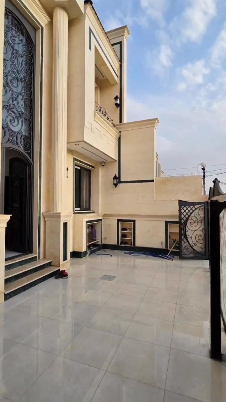 🔥 عرض اليوم المميز في كربوك 🔥

فرصة لا تُعوّض لامتلاك منزل فاخر بمواصفات استثنائية وموقع مميز جداً.

🏡 مساحة العقار: 200 متر
🏡 الواجهة: 10 أمتار

🏡 الموقع: ساحة احتفالات، وعلى شارعين تجاريين

✨ مواصفات المنزل:

- 5 غرف نوم
- هول واسع
- غرفة استقبال أنيقة
- مطبخ متكامل
- صحيات في الطابقين
- كراج كبير
- نافورة داخلية تضفي لمسة جمالية راقية
- نظام دكت للتكييف
- نظام كاميرات مراقبة
- منظومة حماية متكاملة

منزل يجمع بين الفخامة والراحة والموقع الاستراتيجي، بتصميم مميز وتشطيبات عالية الجودة.

📌 جنس العقار: زراعي

للحجز والاستفسار، زوروا مكتبنا:

***********
*********** 

حي الواسطي
، مجاور مول الحاج زياد،
 مقابل مزاد شيخ الجبل،
 مجاور صيدلية الهدى
 مقابل ستائر إيلاف

نستقبل عروضكم وطلباتكم لبيع وشراء عقارات وأراضي سكنية وايجارات سكنية ومحلات مولات مكاتب عمارات مرحبا بكم في محافظة كركوك 

أهلاً وسهلاً بكم.
