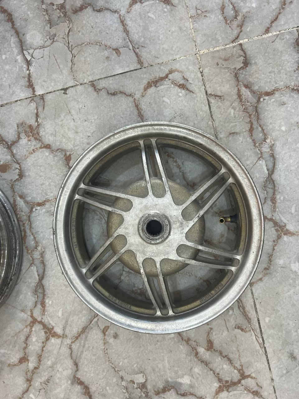 السلام عليكم شباب ويل نجمه اصلي مكفول من كلشي +دبل قزم BF كلشي بسعره شباب الي ميعرف بيهن ليراسلني توصيل 🚚 موجود الاتصال ***********
