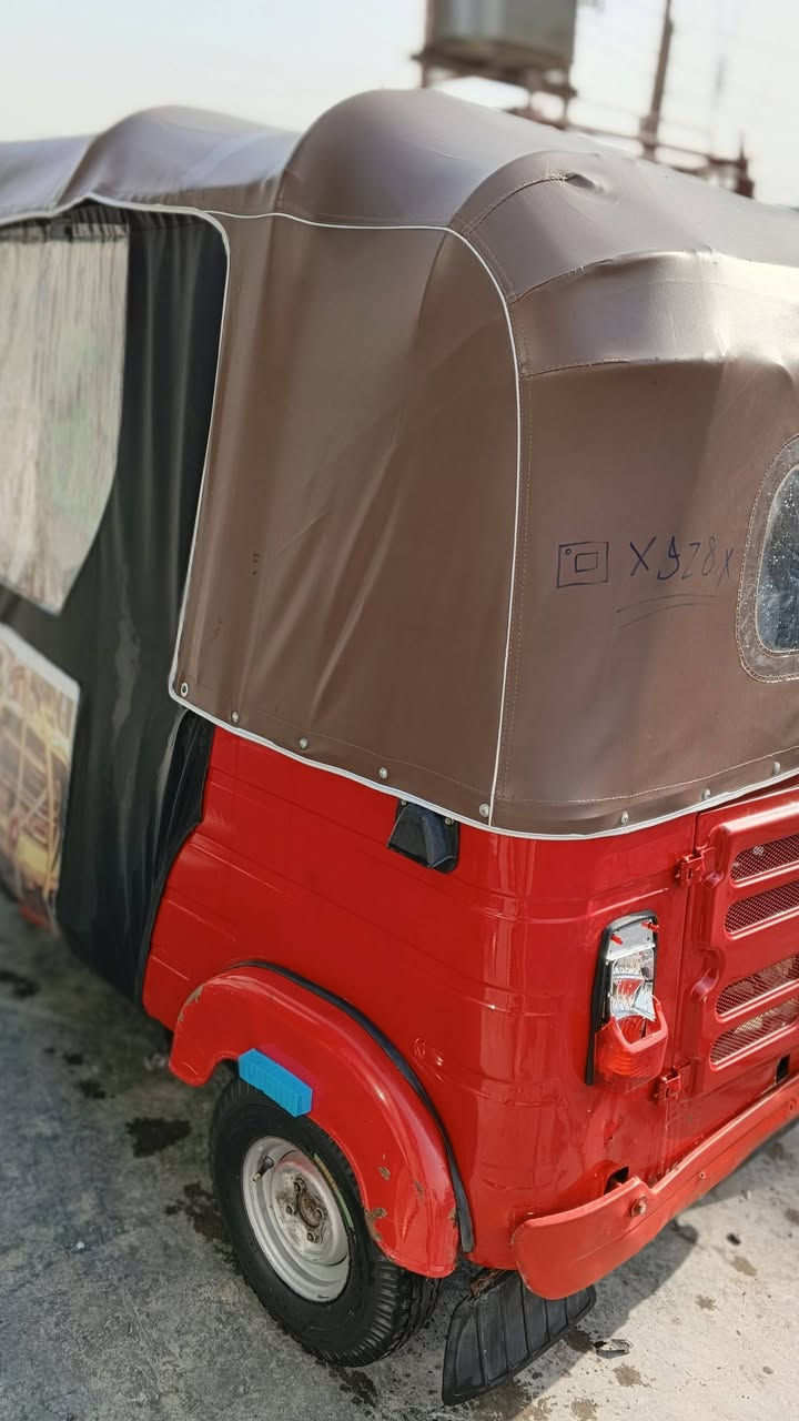 السلام عليكم تكتك بجاج رقم سنويه موديل18 مكينه تجفيت جديد مابيه كل خياس عمرته وصبغته عام مكاني ابو غريب النصر والسلام سعره 5بيه مجال قليل جدا
(***********)
(***********)
