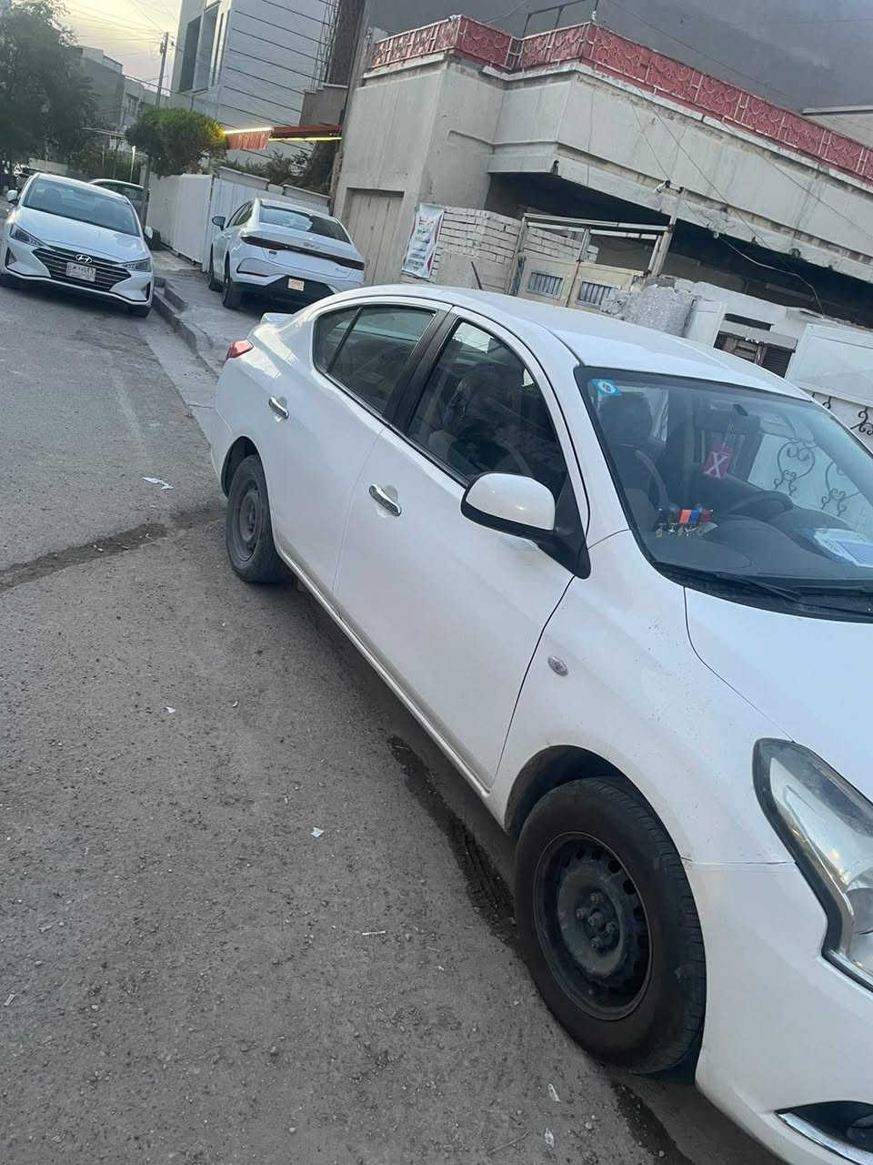 السلام عليكم نيسان سني هندي للبيع سياره مابيها قطره صبغ بيها بس بالجاملغ مال السايق فتحه صغيره اثر طخه بالايت فقط السياره تخبل موديل 2020 ماشيه 139الف تبريد ثلج لاتسولف  مكينه بيها رواجز بس صوت لا تنقص لا تبخر بس بيها صوت خفيف مو قوي بس نحجي احنه للامانه سنويه ٣٠ هزه بعدها مساقطه  بسمي مكاني بغداد وزيريه ***********بي واتس هم السعر ٩٩وبيها مجال
