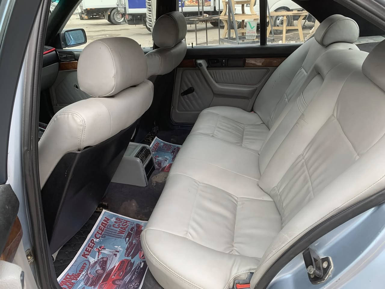 سلام عليكم بي ام مديل ٩٠ اصل وفصل سنويه وبليته مكينه ٥٢٥ مسكر تك فانوس كير اوتو صدر امامي خلفي جديد تخم تاير جديد منضومه غاز بيه تبريد تتدفاء شغاله رقم سليمانيه بأسمي تحويل ثاني يوم سنويه لل٣٠ سياره مكفوله من ضربه وصبغ وتبديل بدون تعمير غرفه جلد جديده سياره جاهزه وخير من الله عارضه ب٦٥وبيه مجال مكاني بغداد طالبيه للاتصال ***********
