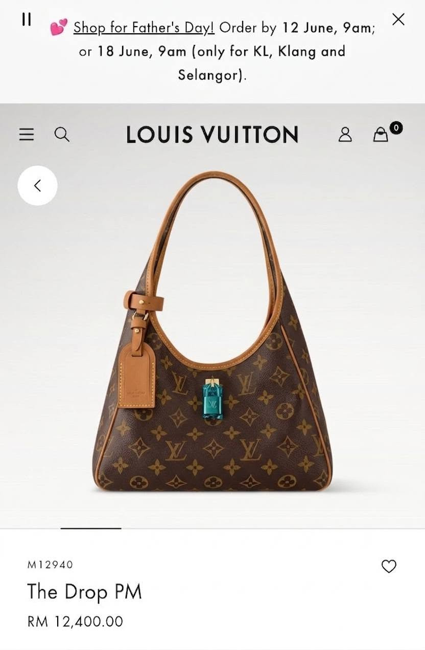 لأصحاب الذوق الرفيع 💯 حقيبة Louis Vuitton The Drop PM Monogram الأنيقة. تتميز هذه الحقيبة بتصميم "هوبو" (Hobo) الكلاسيكي والعملي الذي يجمع بين الفخامة والراحة للاستخدام اليومي.

مواصفات وتفاصيل الحقيبة:
♦️الخامة الأساسية: قماش مونوغرام المطلي الشهير (Monogram coated canvas).
♦️الحواف واليد: حواف مصنوعة من جلد البقر الطبيعي (Cowhide-leather trim).
♦️البطانة الداخلية: مصنوعة من الميكروفايبر الناعم.
♦️الإكسسوارات: قطع معدنية بلمسة ذهبية مميزة، وتأتي مع قفل أيقوني متدلٍّ وبطاقة تعريفية جلدية قابلة للإزالة.
♦️الأبعاد التقريبية: الطول 28 سم × الارتفاع 15 سم × العرض 12 سم.الميزات الداخلية: تحتوي على جيب داخلي مسطح وصغير، بالإضافة إلى جيب أمامي سري يُغلق بإحكام لتأمين الأغراض الثمينة.
.
.
الاعتماد كارت اسيا او تحويل سوبر كي 
#تابع_منشورات_الصفحه


**إذا كنت صاحب هذا الإعلان وتريد حذفه لأي سبب، رجاءا أرسل رسالة إلى الدعم الفني**