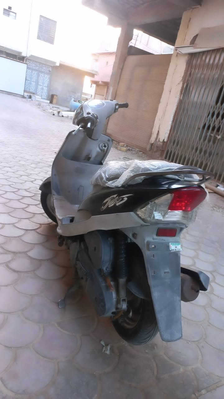 السلام عليكم
دراجه ماكس توها طالعه من الحاويه فول نضافتها الشراي يتصل ***********
