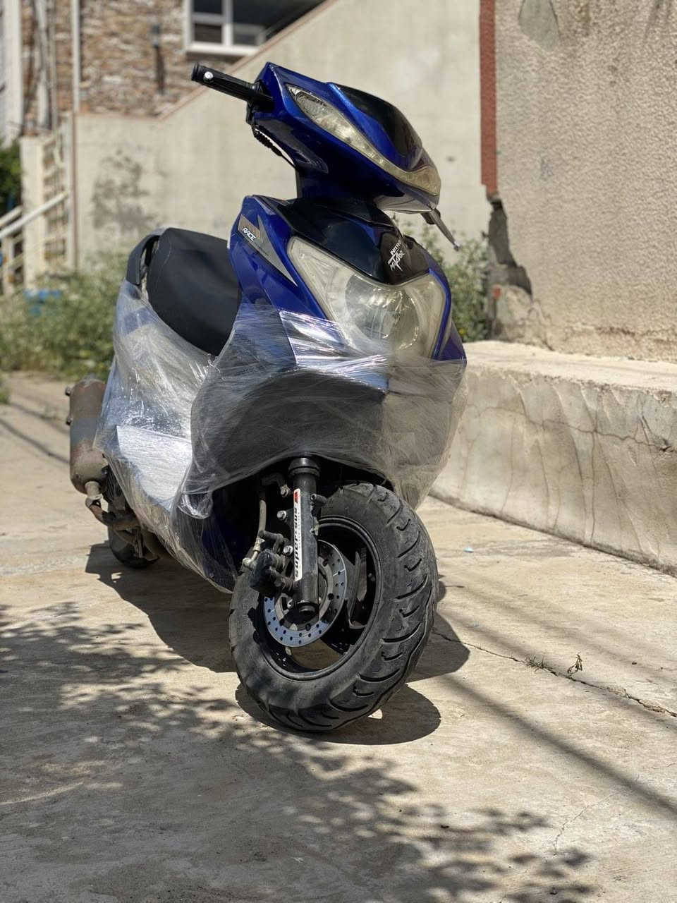 🌙 جەژن نزیکە و کاتی کەسابەتە! 🛵💨
ماتۆڕێکی جۆری ماکس بۆ فرۆشتن، پاکییەکەی لە وێنەکەدا دیارە و بێ وێنەیە!
⚙️ گشت گیانی بەشەرتە (مەکینە، کارەبایی، ڕۆیشتن) و یەک دینار مەسرەفی تێدا نییە.


**إذا كنت صاحب هذا الإعلان وتريد حذفه لأي سبب، رجاءا أرسل رسالة إلى الدعم الفني**