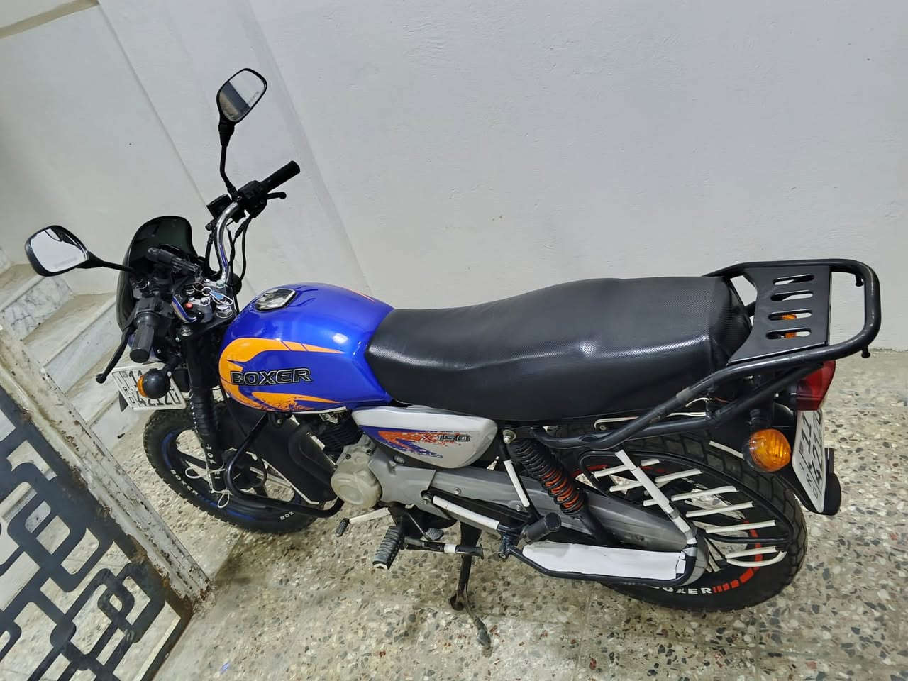 السلام عليكم دراجه بوكسر موديل ٢٠٢٣دخول ٢٠٢٤ كفاله من كلشي جيب فيتر وافحص رقم بغداد بسمي السعر ٢٧٠٠وبيه مجال قليل ***********
