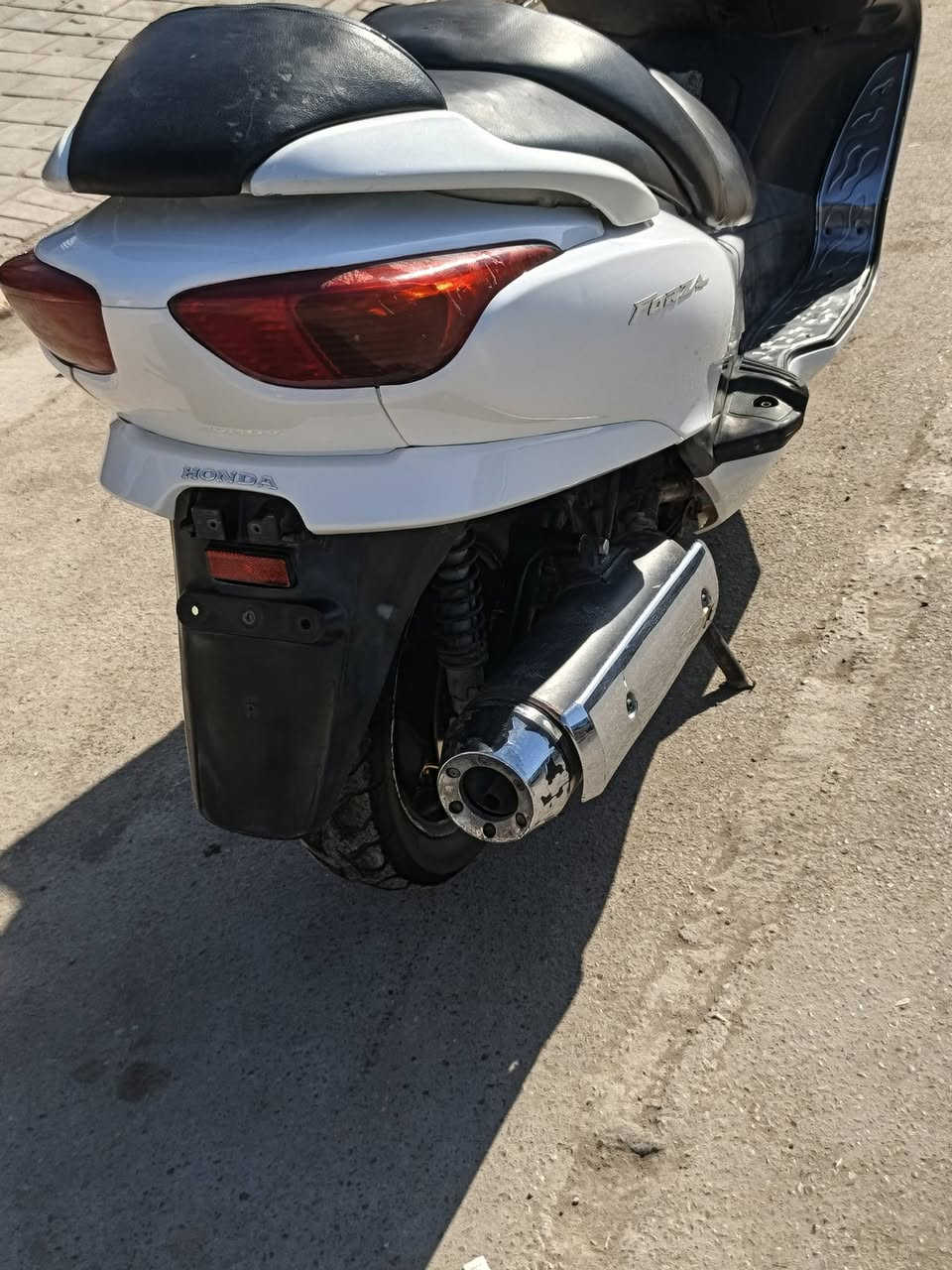 البيع فورزه صفر8  عميه بلاد دراجه مكفوله مكينه مامفتوحه كله شغاله مابيه اي نقص بكاني شعب وراقه كامله سعره مليون و200 وبيه مجال  شراي يتصل ***********
