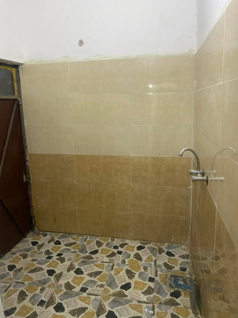 نص قطعه للبيع بال ١٠٠قرب كراج ابو حفيشه
للاستفسار ***********
