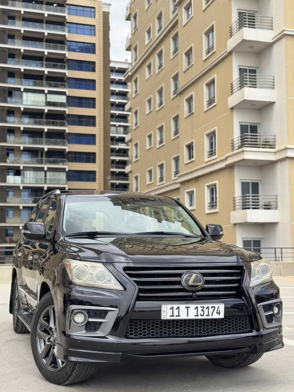 🔥 لكزز LX570 S — ملك الطرق 🔥
المواصفات الكاملة:
(( السونار مرفق بلصور ))

🚗السياره 2014

🚗 محرك 8 سلندر (V8) سعة 5.7 لتر

⚡ قوة تقريباً 362 حصان

🔄 قير أوتوماتيك 8 سرعات

🛞 دفع رباعي دائم (4WD)

⛽ خزان وقود كبير مناسب للسفر

✨ الفئة S (Sport):

• جلد فاخر (تبريد + تسخين للمقاعد الأمامية والخلفية)

• تحكم كهربائي بالمقاعد + ذاكرة

• فتحة سقف

• ثلاجة (Cool Box)

📺 التكنولوجيا:

• شاشة وسطية كبيرة + شاشات خلفية

• نظام صوتي فاخر

• كاميرات 360 درجة

• حساسات أمامية وخلفية

• تشغيل بصمة + دخول ذكي

🛡️ الأمان:

• نظام مانع الانزلاق

• نظام المحافظة على المسار

• مثبت سرعة ذكي

• وسائد هوائية متعددة

📍 السيارة نظيفة جداً وجاهزة للفحص

📩 للجادين التواصل خاص أو اتصال

***********
