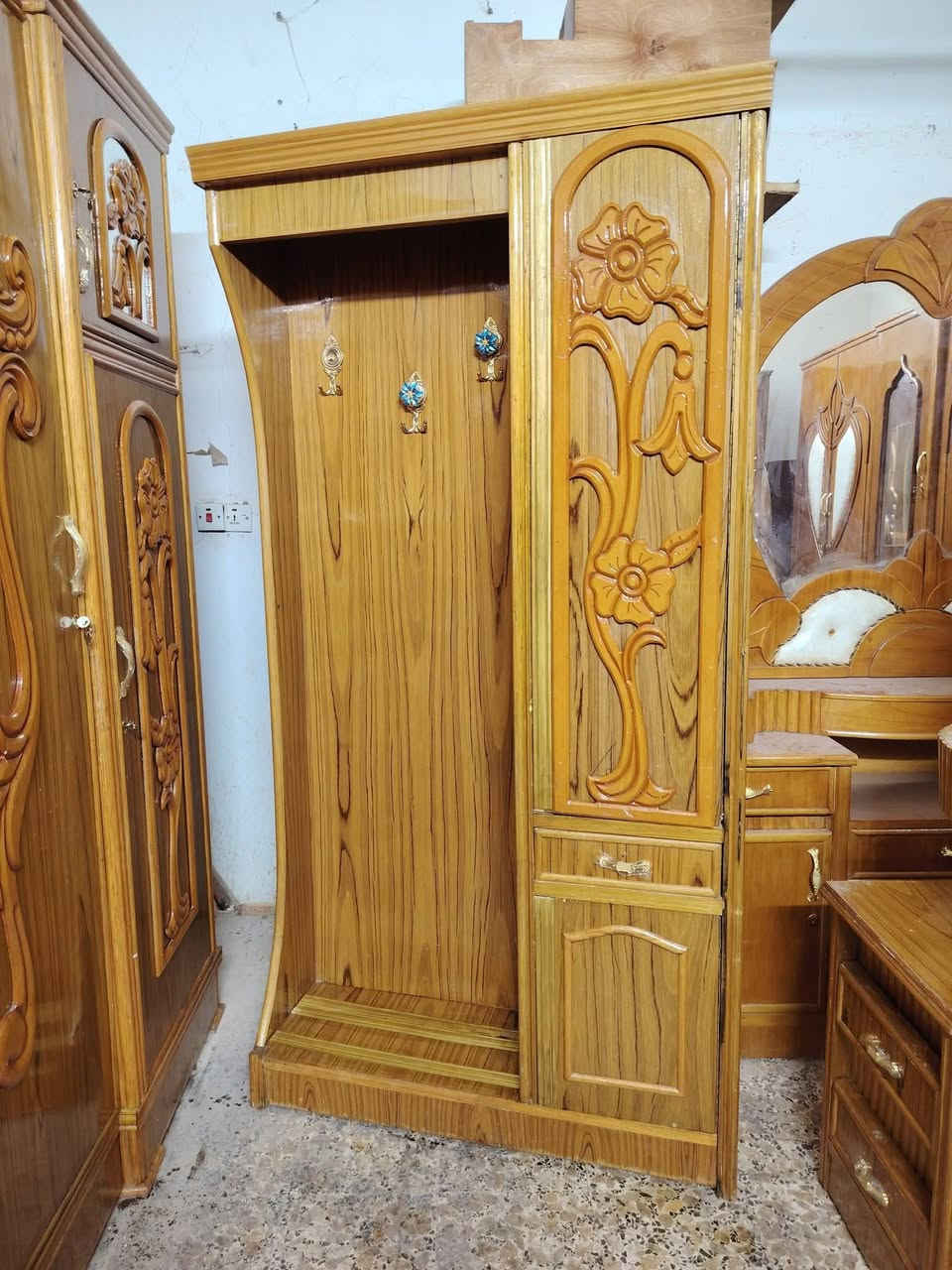 غرفه مستخدمه تزكام  صاج نضافه فول سعر 750 معرض ابو عقيل ميسان حي رساله شارع ماطور قرب صيدليه حازم ***********((نشتري جميع الغرف ))
