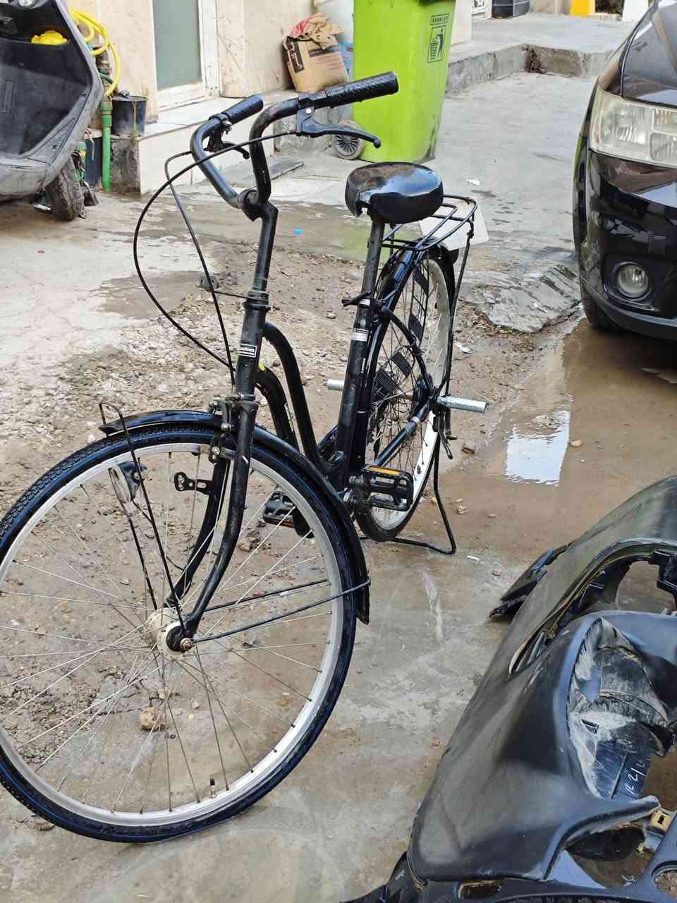 سلام عليكم
بايسكل بناتي للبيع

حجم 26

لون اسود 

سعر 100 بي مجال حك جيه 
مكان بغداد كاضميه
تواصل *********** واتس اب فقط
