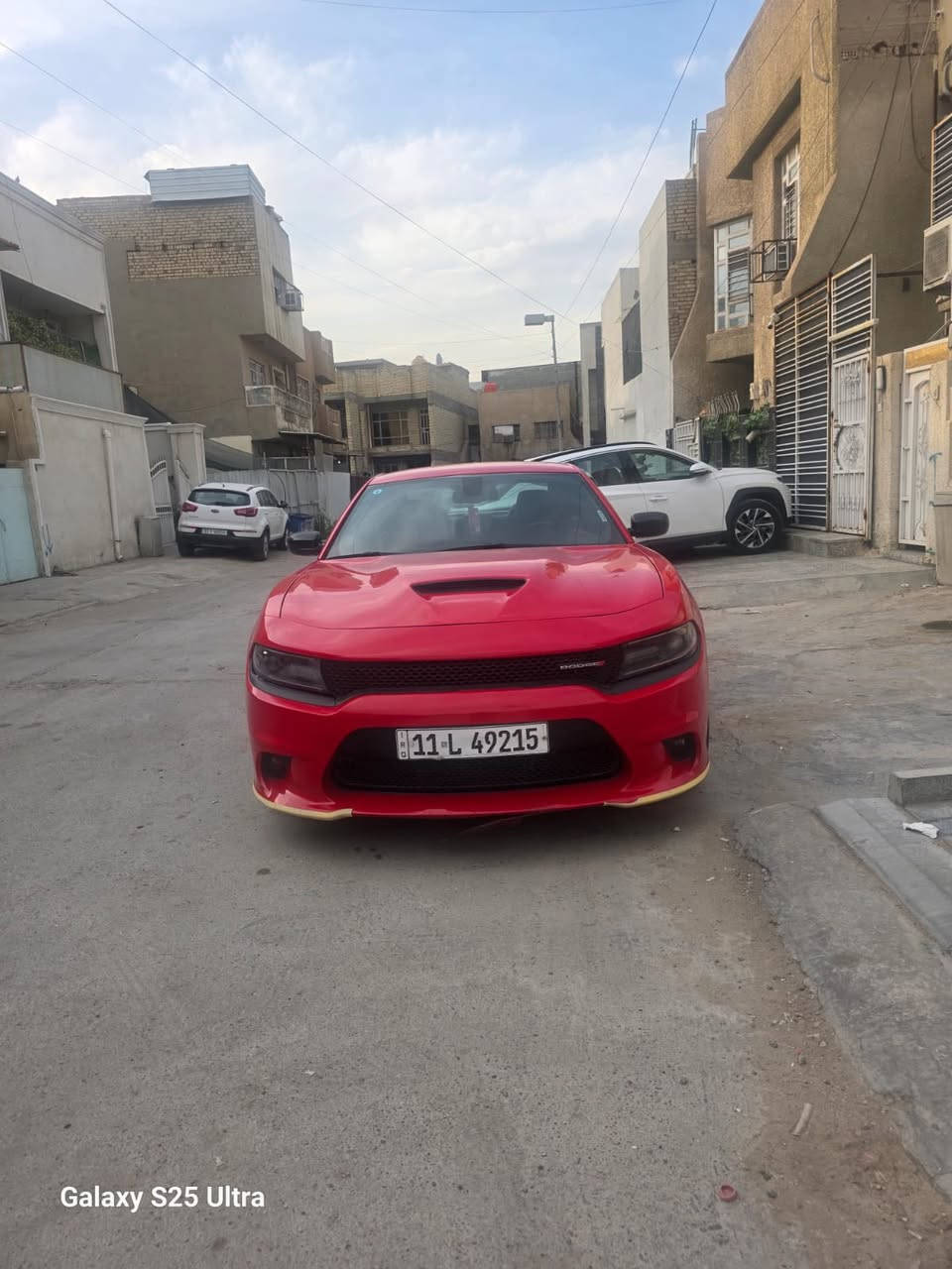 السلام عليكم 
دوج جارجر للبيع وارد امريكي 
موديل 21 GT 
حاليا ماشية 50  مايل وقابل للزيادة ومن استوردتها ماشيه 11 الف مايل
رقم بغداد بأسمي 
فول مواصفات عدا الفتحة
شاشة كبيرة 
مري قلاب عند البك
رادارات جانبية
كشنات كنتارة تدفئة وتبريد 
تدفئة بالاستيرن 
ايرباكات سليمة
لون مميز 🔴
السيارة حيل معتنين بيها من دهن وبانزين وادامة
 حادثها جنطة بس وراجعة بارد وتكدر ادك رقم الشاصي وتتأكد من صور الحادث ومبدلة دعامية خلفية فقط
وبيها كلير من امريكا عكس صفحة السايق
كارفكس متوفر 

مكان السيارة بغداد شارع فلسطين
للأستفسار واتساب او اتصال 
***********
وبالخير ع الياخذها
