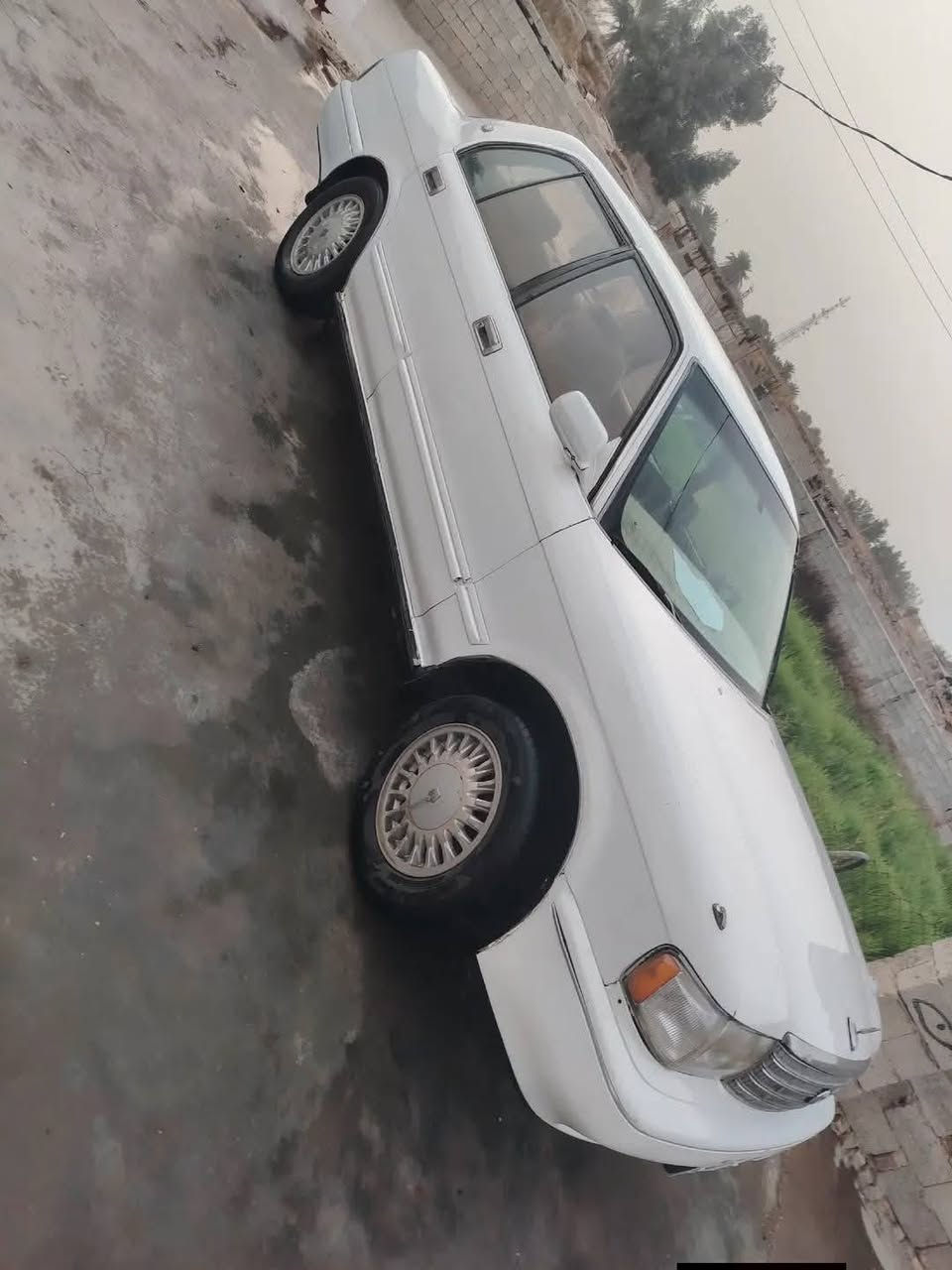 السلام عليكم ارنب كراون للبيع 
سياره حلوه ونظيفه 
ماكينه جديده استوها معمره سعرها 55 ورقه بيع متوازي 
رقم راعيها  *********** 
مكان ديوانيه
