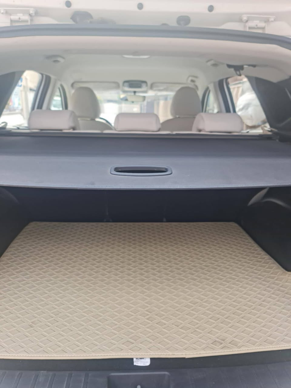 توسان موديل ٢٤ فول مواصفات عدا البصمة  باسمي رقم بغداد نكليزي بيها باب مبدل وصبغ بالصندوك سيارة جديدة كلش ماشية ٢١ كير محرك صدر جديد ما مفتوح بيها برغي على وضع الشركة مكاني بغداد للإستفسار الاتصال على الرقم التالي ***********
السعر  185 وبيه مجال
