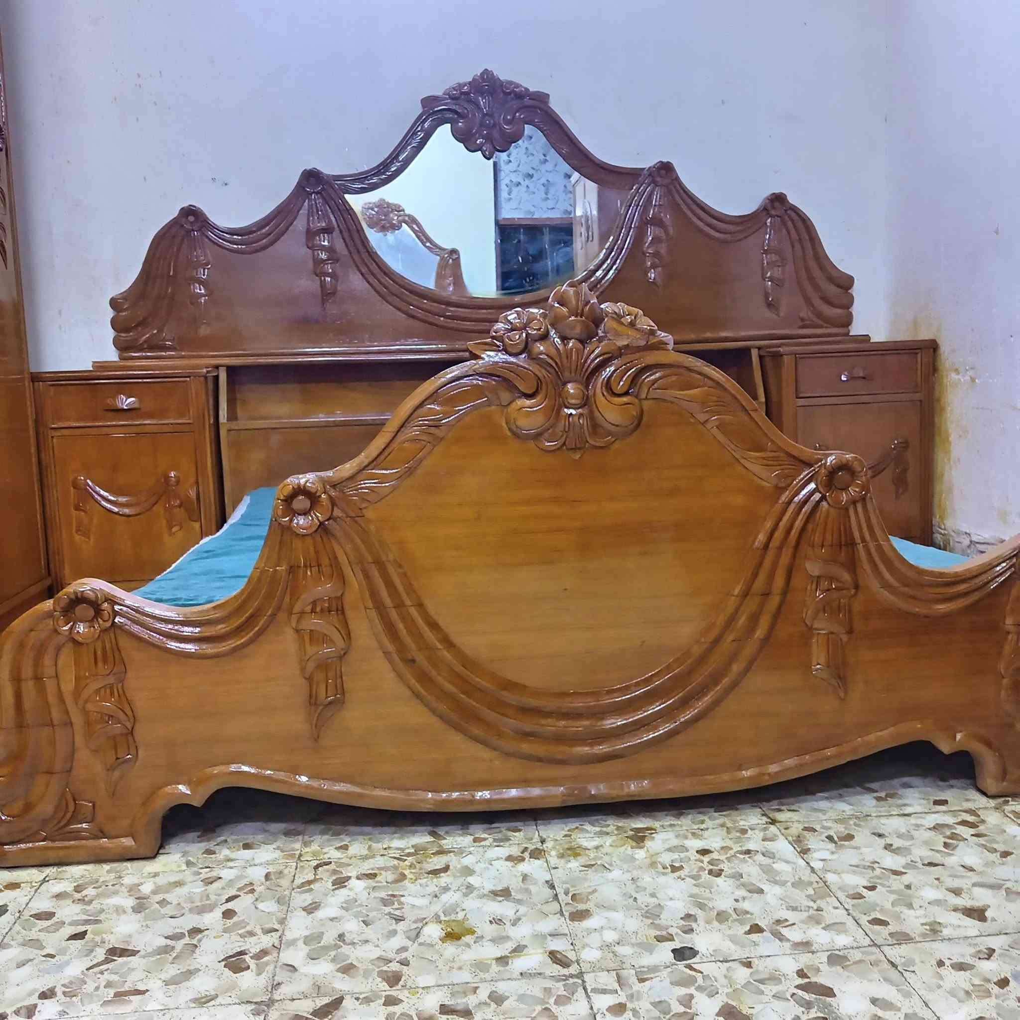 مكلف بلنشر غرفه تسكام نجاره صاج داخل وخارج ظهر جرجوبه صاج 5ملم سبع قطع مليون وميه وبيه مجال مكانه حله للإستفسار الاتصال بلرقم ***********
