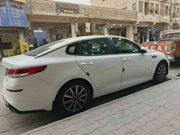 الهم صلي على محمد وآل محمد 
السلام عليكم ورحمة الله وبركاته 
كيا اوبتيما خليجي موديل 2020
رقم بغداد بأسمي 
السيارة مكفولة كفاله عامه
من البارد والتكحيل والكارت وغيره
محرك 2400 
نص فول 
ثلاث وضعيات قيادة 
كامرة خلفية
حساسات 360 درجة 
تبريد قطعتين 
مانع انزلاق 
جامة السائق اوتو 
سبير ما نازل مال الشركة
السيارة جديدة و احله من الصور
مكاني المثنى 
السعر 215 وبيها مجال
للتواصل متوفر ماسنجر + رقم الهاتف 
‏‪***********‬‏
