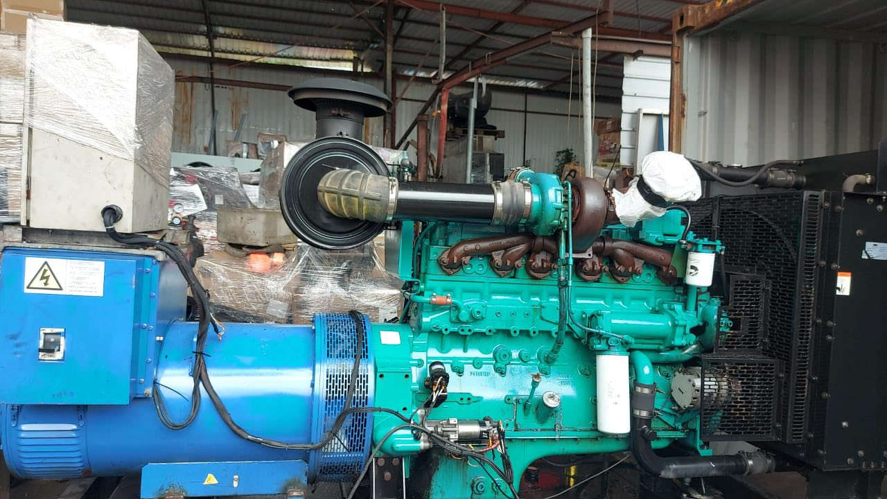 السلام عليكم كمنز انجكتر دهن ٤٥٠ kv اصلية المكينة اخت الزيور شرط الفحص او الحمل التواصل ***********
