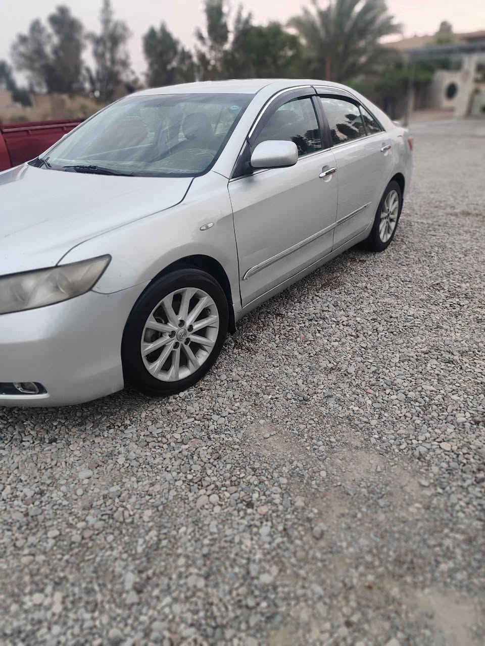 كامري خليجي موديل 2007
فئة GL
رقم شمالي بيهة شوية بل جامرلغ بارد
وبي شوية شخوط بارد 
كير محرك مكفول 
تخم تاير وحتة السبير جديد 
حدادية  جديد 
سنوية 2029 
***********
