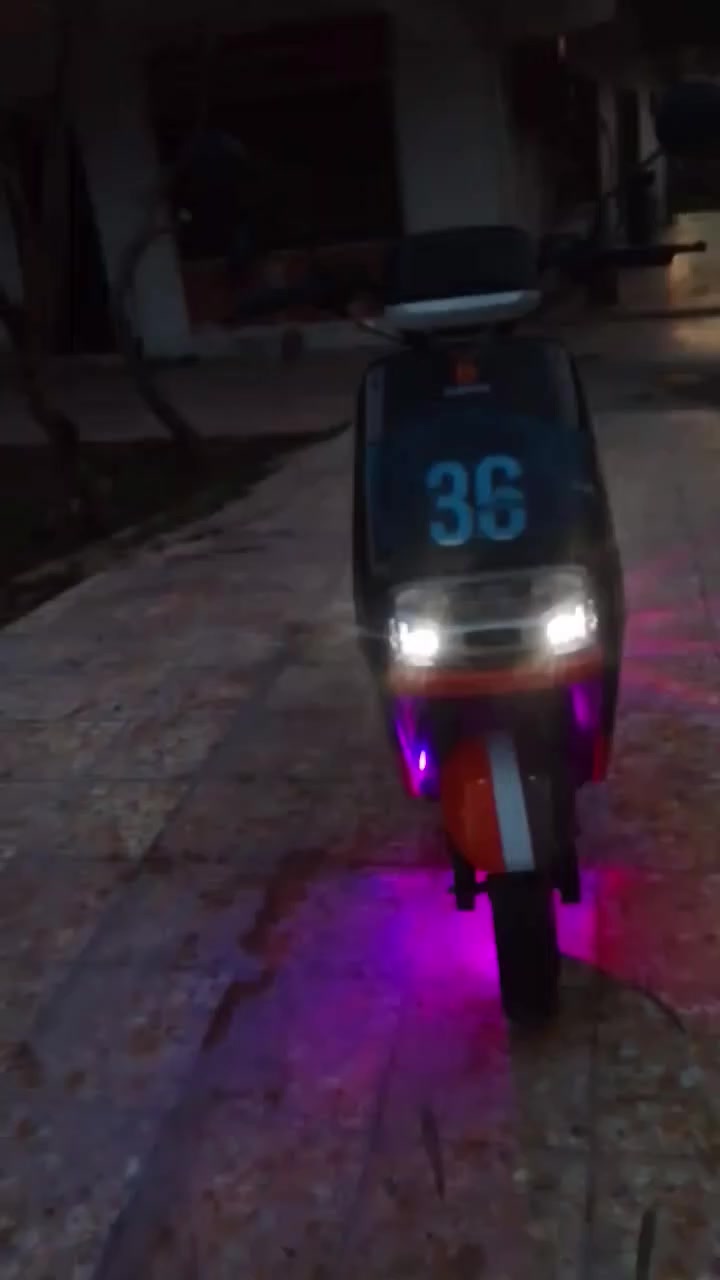 للبيع للبيع 
ماطور شحن 36 فول مواصفات
ملف 2000 حقيقي 🔥🔥
اربع نمر 
يمشي 99 كذبي حقيقي يمشي تقريباً 65 70 تقريباً 
مفتاح واحد 
كرت واحد 
بصمه واحد  
6 باتري دبل 
مكان موصل 
تواصل يا واتساب يا تخابرني عل رقم 
*********** 
(( اخوان رجائن الموشراي لا يتعبني واتعبه ))
﴿﴿يرهم مراوس حسب القناعه ﴾﴾
